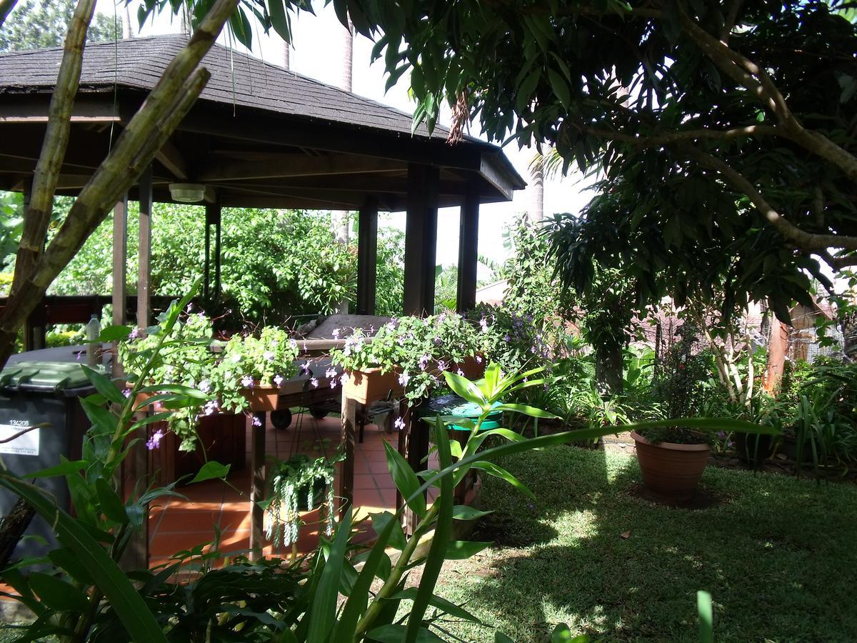 Les Agapanthes Villa เลอ ตอมปง ภายนอก รูปภาพ